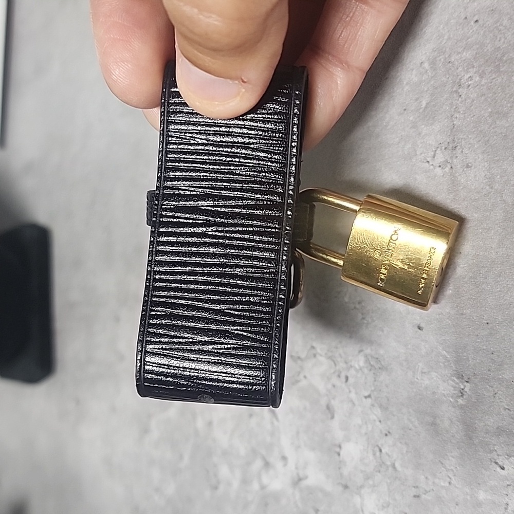 Louis Vuitton Lock N Key Cuff Bracelet - Picture 4 of 13